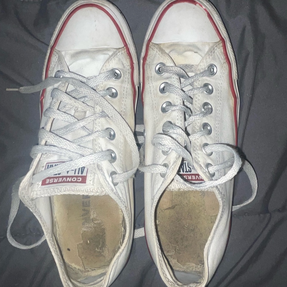 Very used comverse lowtops
